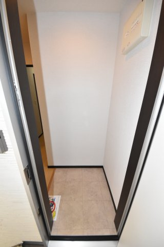 フジパレス川口の玄関