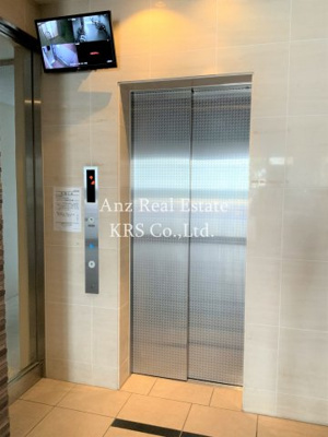 【その他共用部分】 | アネスト北堀江 | エレベーターは防犯カメラが付いているので、安心です♪