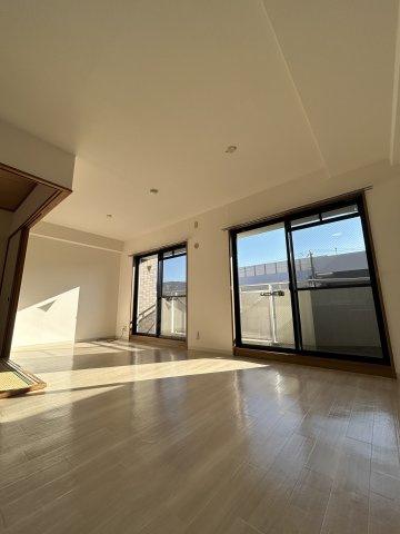 レオ住之江公園の居間・リビング