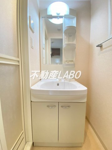 ラグゼ弁天町の洗面所