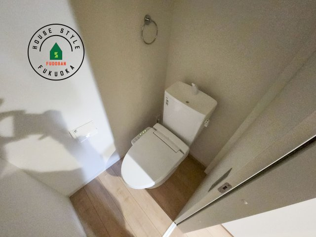 福岡市東区香椎第3-2棟（1号棟）　の内観：施工例|温水洗浄便座を完備しております。2ヶ所にトイレがあるのは朝の慌ただしい時間も安心です。