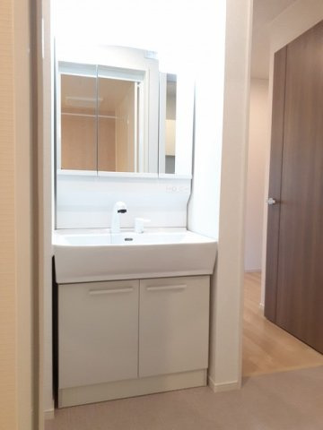 レディーバード　Ⅱの洗面所|スペースが確保できる洗面所です