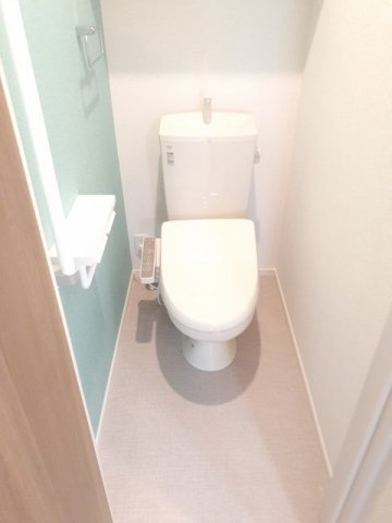 レディーバード　Ⅱのトイレ|落ち着いた色調のトイレです