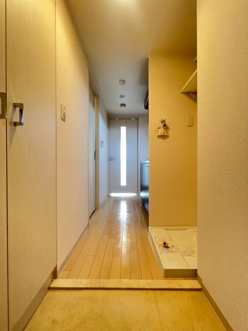 エステムプラザ神戸西Ⅳインフィニティの玄関