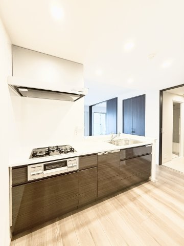 サーパス鴨江フォレストゲートのキッチン|使いやすいシステムキッチン！豊富な収納力が魅力的です！
