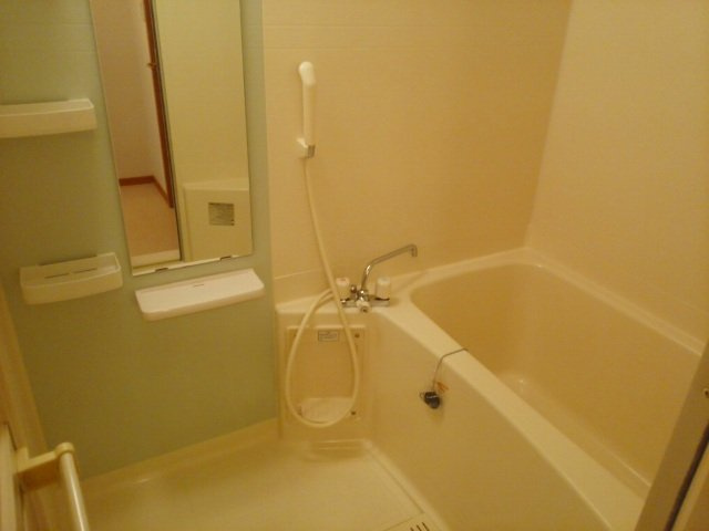 ティファニーハイツ　Ⅰの浴室|コンパクトで使いやすいお風呂です