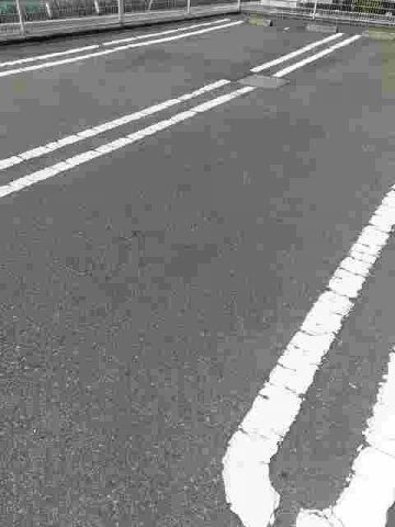 ラ・ゴロンドリーナＢの駐車場|駐車場があります