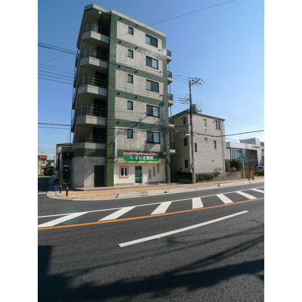 メション新座の駐車場