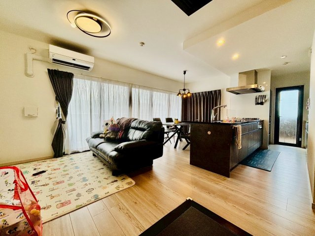 トラストネクサス生野町の居間・リビング|リビングダイニング16.2畳