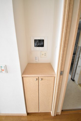 【その他】 | ジェネラス中央町 | TVモニターホン、電話置場