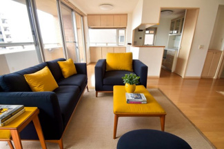 【居間・リビング】 | ジェネラス中央町 | ※家具はAIで作成したイメージです。