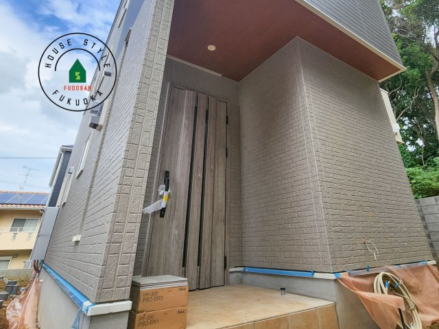 福津市福間南3丁目第1-7棟（4号棟）　の玄関|おでかけの時も帰った時も、「我が家」を最初に感じでもらえる素敵な空間に。