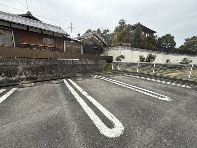アンソレイエ　Ｉ・Ｋの駐車場