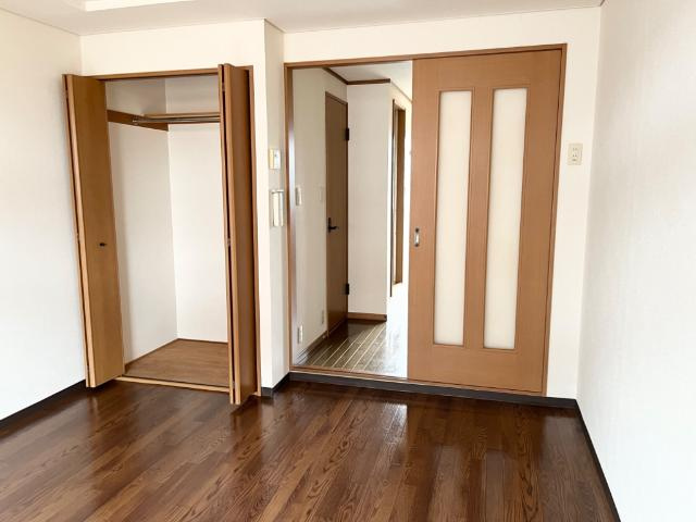 サン　サクラの内装|洋室