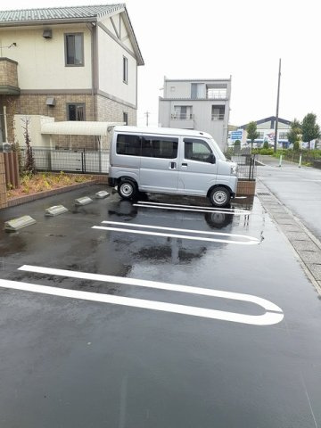 ローレルの駐車場