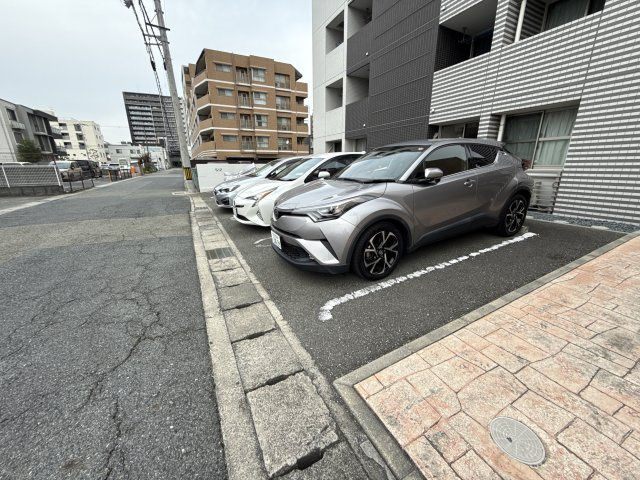 ジュエルの駐車場