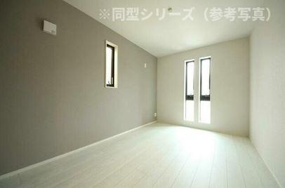 久保一色新築貸家の居間・リビング