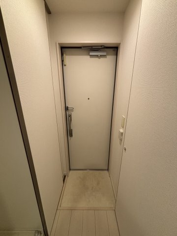 【玄関】 | リブリ・シャルマン | ※同物件・反転タイプの写真です。