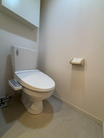 【トイレ】 | リブリ・シャルマン | ※同物件・反転タイプの写真です。