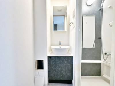 【洗面所】 | エスリードレジデンス大阪ザ・クラス | 明るい洗面所です