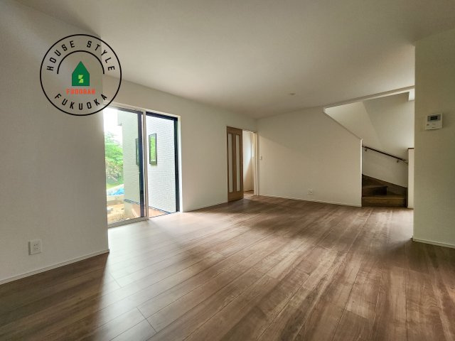 福津市福間南3丁目第1-7棟（6号棟）　の居間・リビング|ご家族を近くに感じられる対面キッチンのLDK。会話もはずみそうですね。