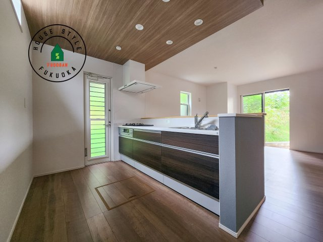 福津市福間南3丁目第1-7棟（6号棟）　のキッチン|ご家族を近くに感じられる対面キッチンのLDK。会話もはずみそうですね。