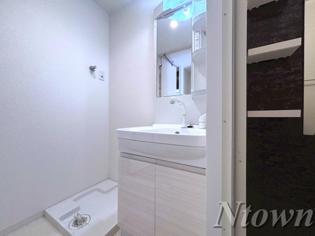 【独立洗面台】 | S-RESIDENCE名駅南 | 朝の身支度には欠かせない独立洗面化粧台