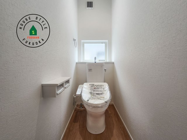 福津市福間南3丁目第1-7棟（7号棟）　のトイレ|温水洗浄便座を完備しております。2ヶ所にトイレがあるのは朝の慌ただしい時間も安心です。