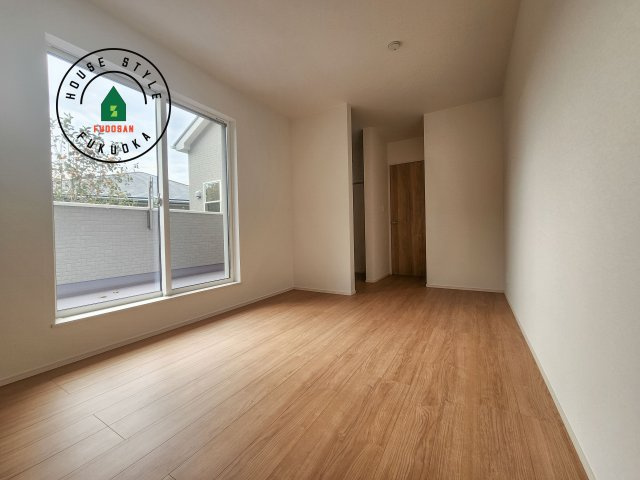 福津市福間南3丁目第1-7棟（7号棟）　の寝室|主寝室には収納力に優れたクローゼットがありますので、お部屋もすっきり片付きます。