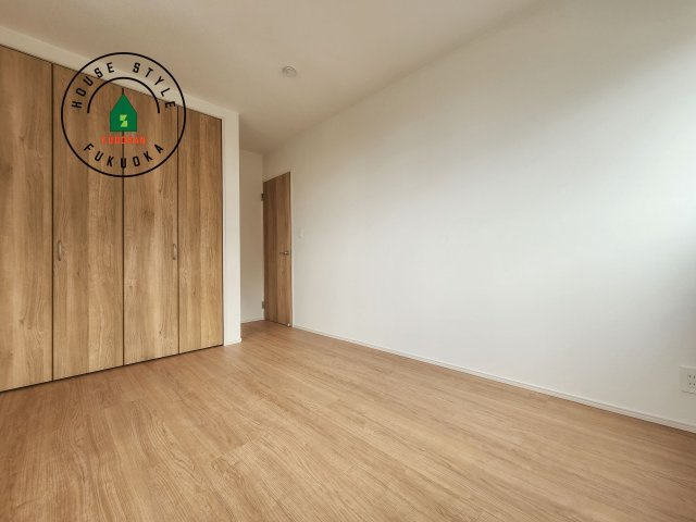 福津市福間南3丁目第1-7棟（7号棟）　の洋室|柔らかい陽光が差し込む明るいお部屋を演出する設計。彩光の取れる窓が気持ちの良いお部屋を創り上げます。