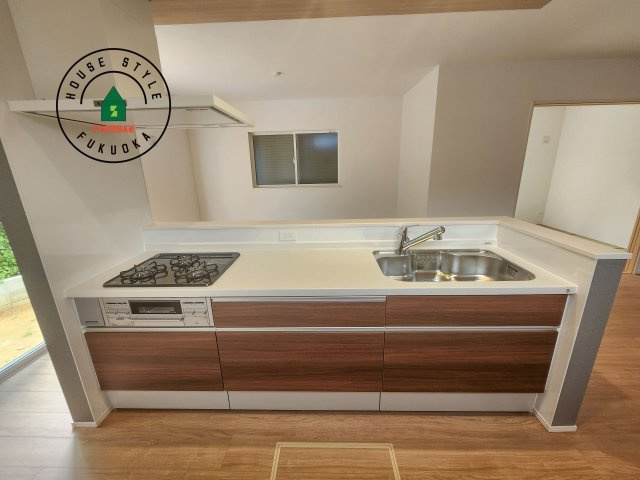 福津市福間南3丁目第1-7棟（7号棟）　のキッチン|ご家族を近くに感じられる対面キッチンのLDK。会話もはずみそうですね。