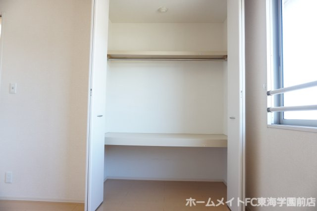 合志市幾久富のアパートの収納