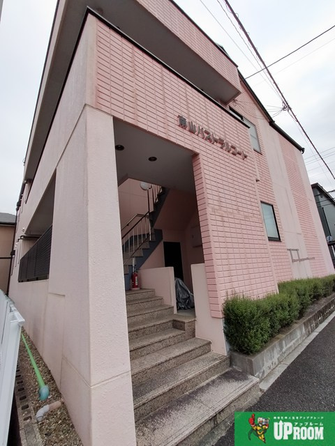 南山パストラルコートのエントランス