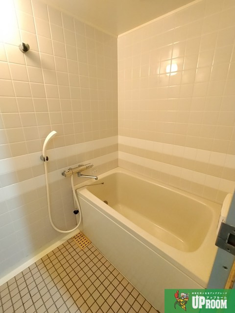 南山パストラルコートの浴室