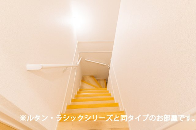 キャトル　サン　オンズの玄関|未完成の為イメージ写真です。