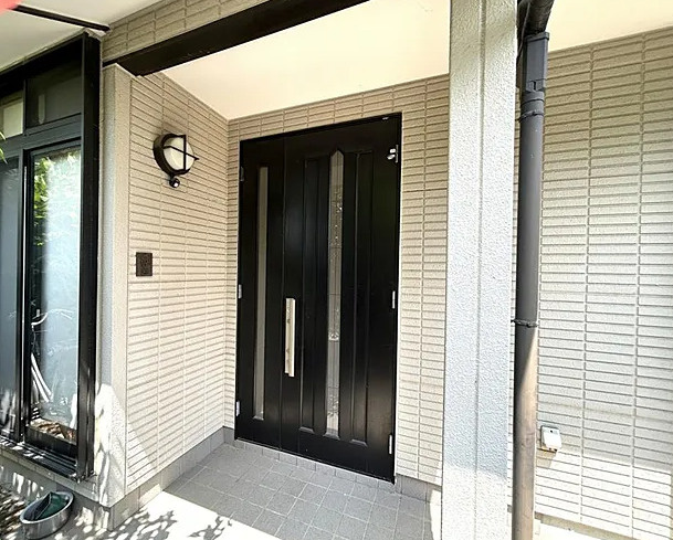 玉村町大字下新田　中古1499の玄関