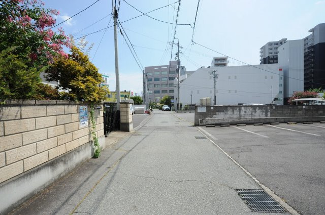 長野市大字三輪の売地の前面道路含む現地写真