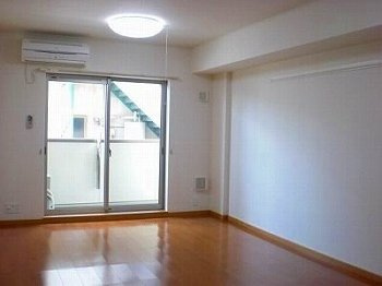 【バルコニー】 | セイント・テツ | 陽当たり良好なバルコニーです