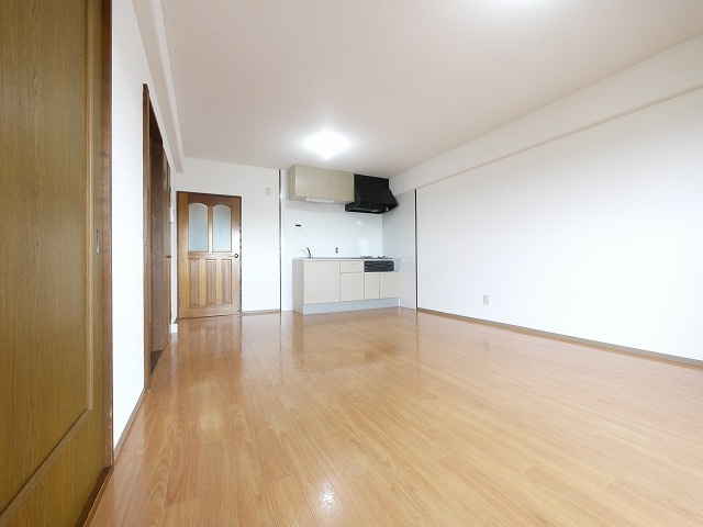 ル・ソレイユ（田井庄町）の居間・リビング|使いやすい居間です