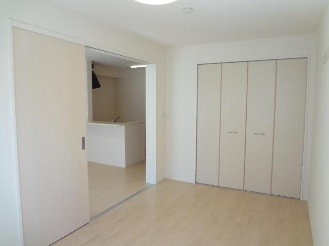 ポップ・メゾンの内装|洋室