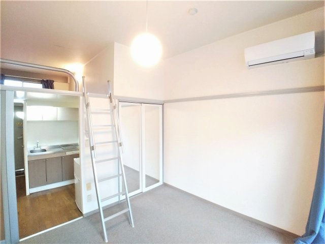 レオパレスシリウス戸田の居間・リビング|3階の居室にロフトはございません