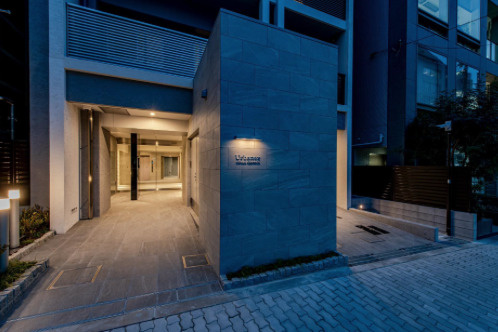 アーバネックス南新町のエントランス