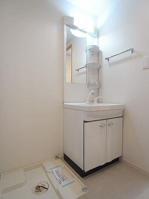 リブリ・モンテーニュの洗面所|脱衣スペースもあります