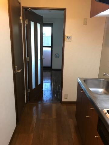 グランチェスタ戸田公園の玄関|玄関～キッチン