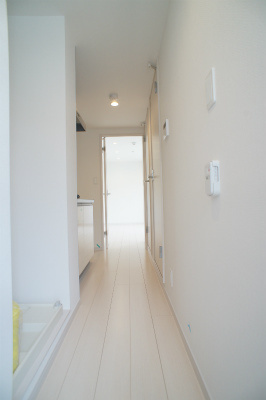 リブリ・ラヴィ・ルミエールのその他|廊下