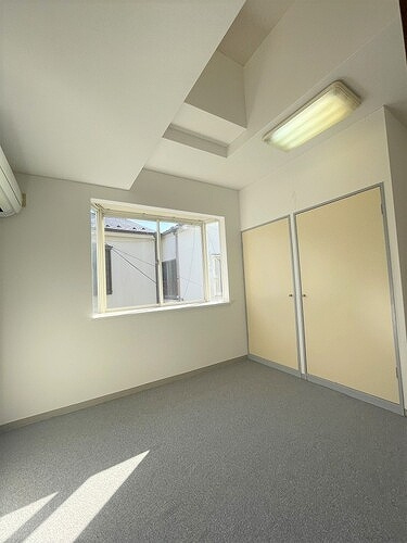 サンライフ赤羽の居間・リビング|洋室　約６畳　内装後