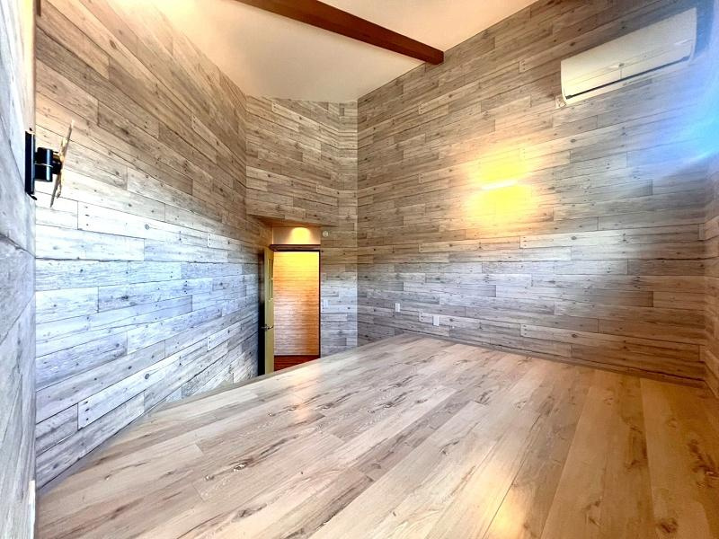 長浜　中古戸建　（高床式平屋建て+はなれ）の洋室