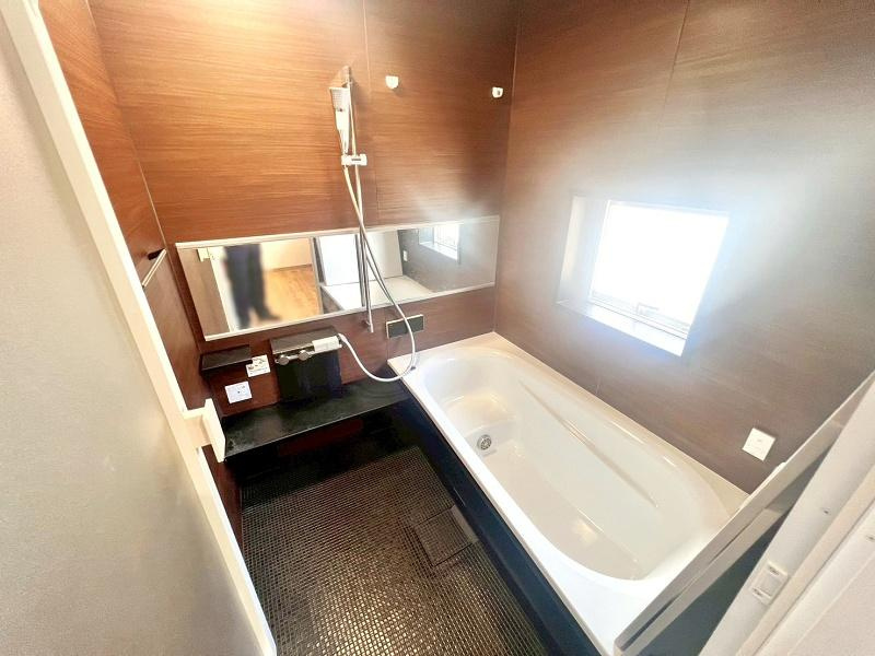 長浜　中古戸建　（高床式平屋建て+はなれ）の浴室