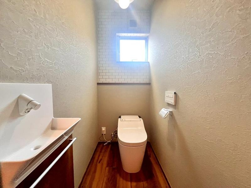 長浜　中古戸建　（高床式平屋建て+はなれ）のトイレ