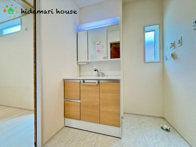 上尾市原市北1丁目　新築戸建　ブルーミング01の独立洗面台